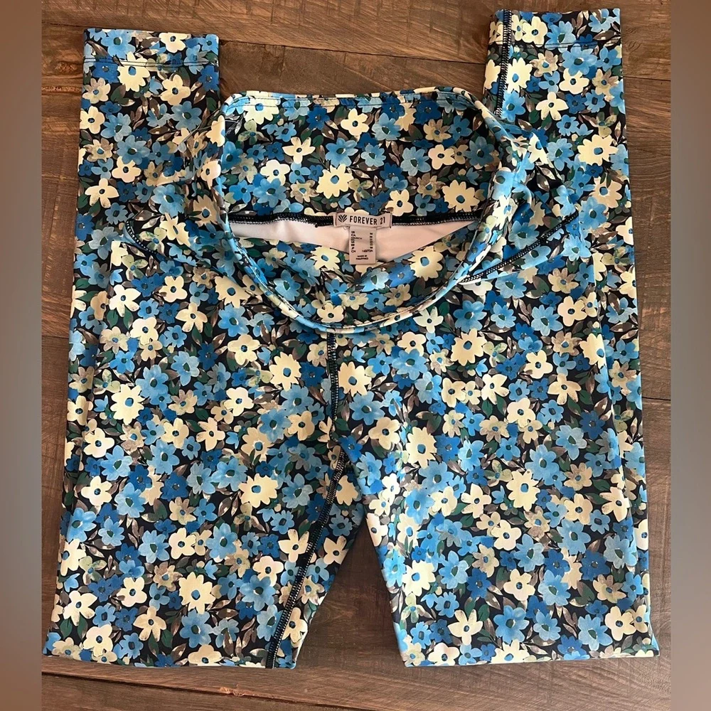 🌼Forever 21 Blue/Yellow Floral Active High Rise Leggings Size Medium EUC🌼 - Picture 3 of 7